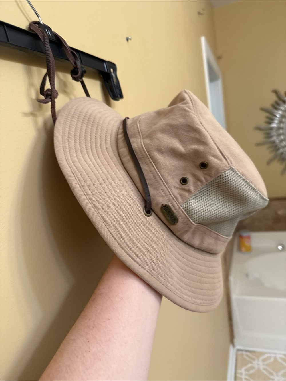 Duluth Trading Co Khaki and Beige Sun Hat with Chin Cord
